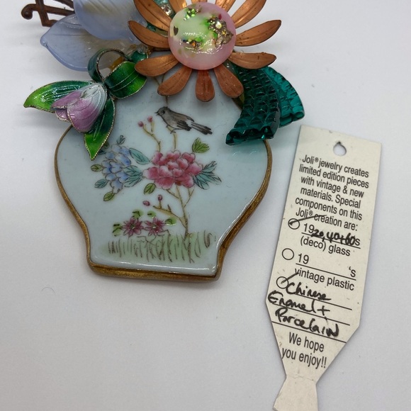 Stunning piece of art brooch by Joli Jewelry - Picture 3 of 3